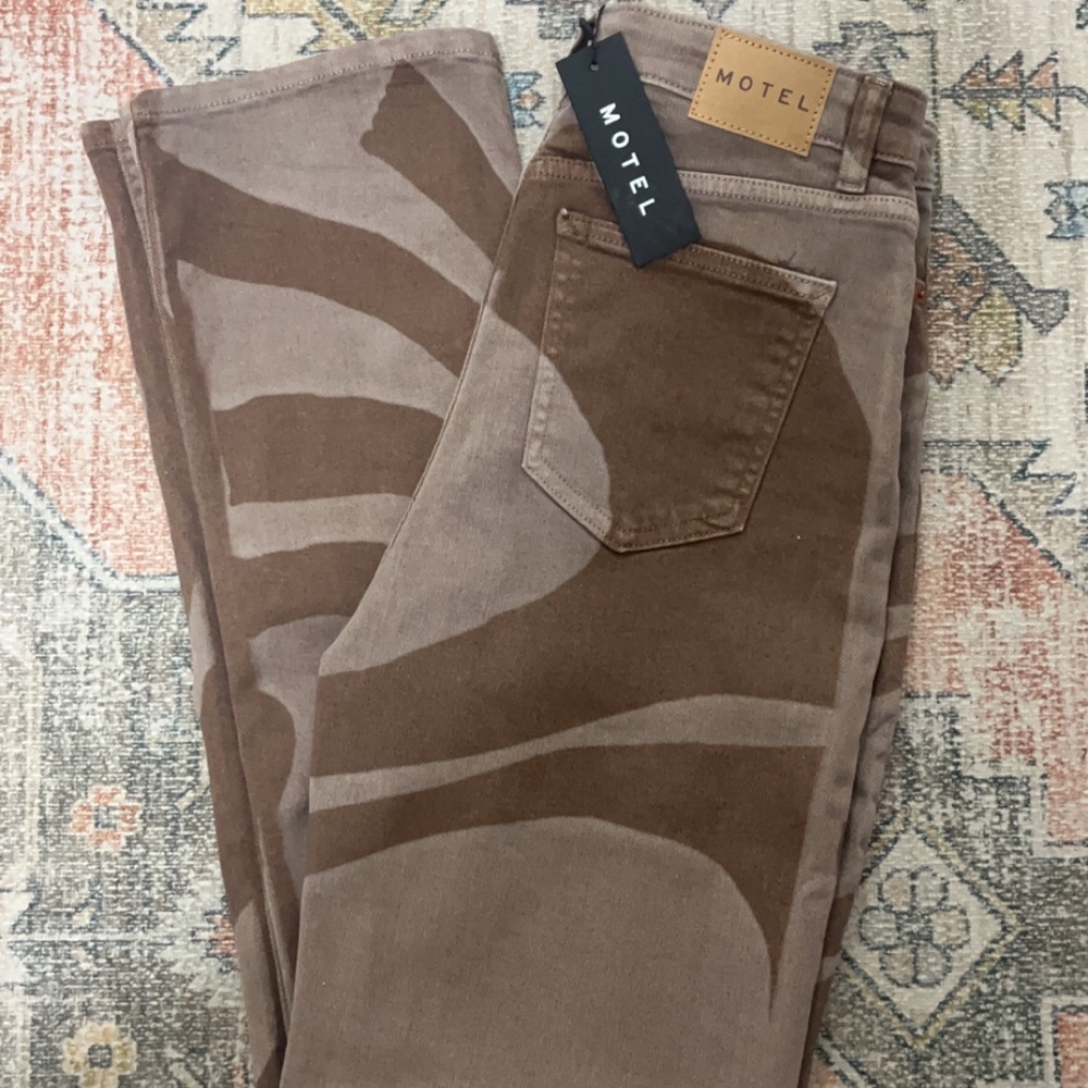 Brown Swirl Split Hem Jeans
